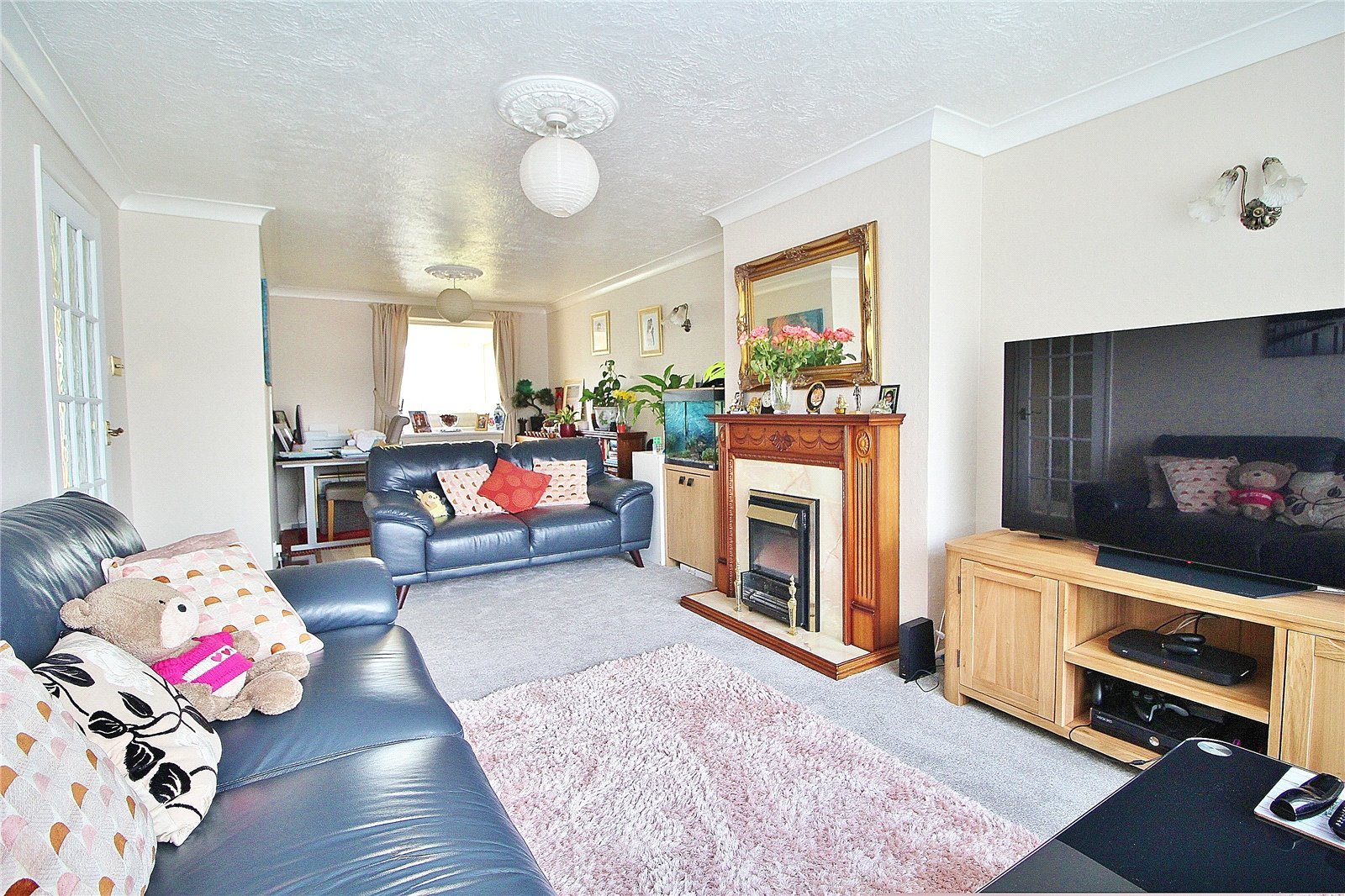 3 bedroom  semi-detached house for sale