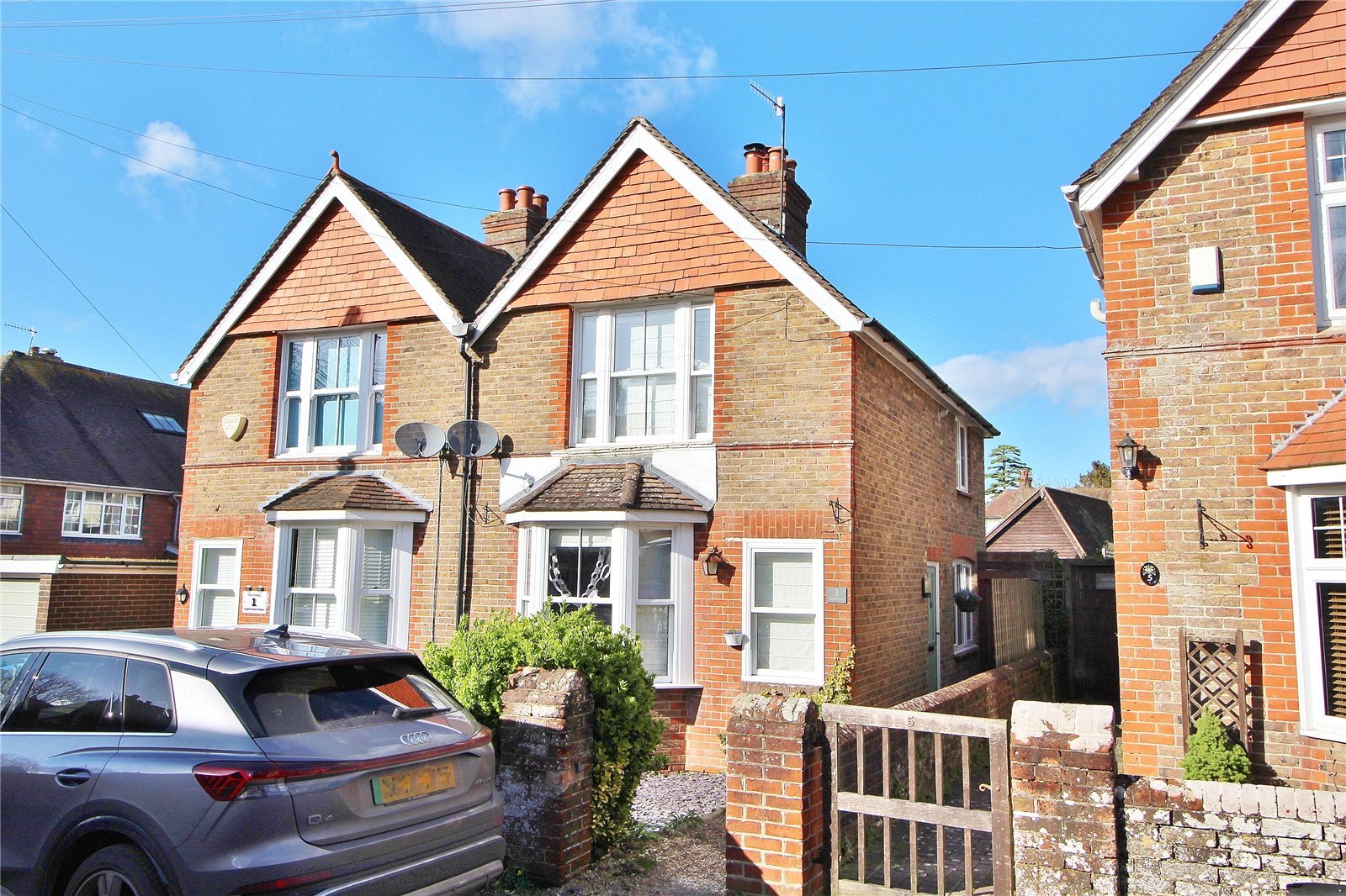 3 bedroom  semi-detached house for sale