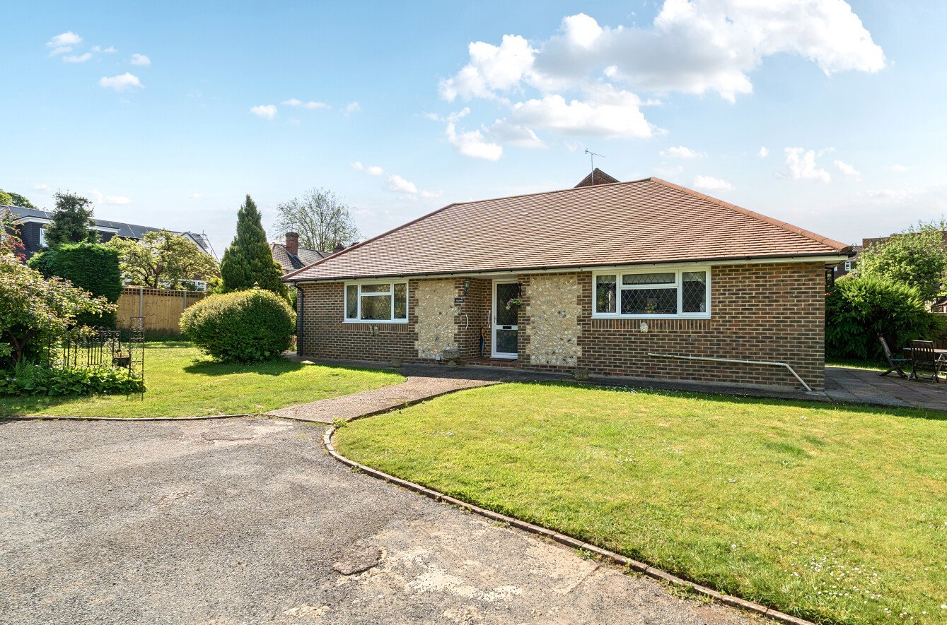 2 bedroom  detached bungalow for sale