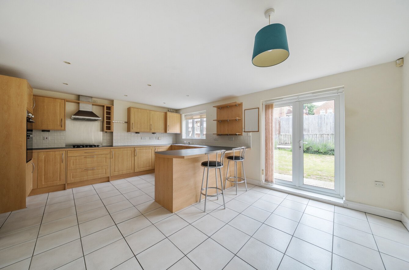 4 bedroom  semi-detached house for sale