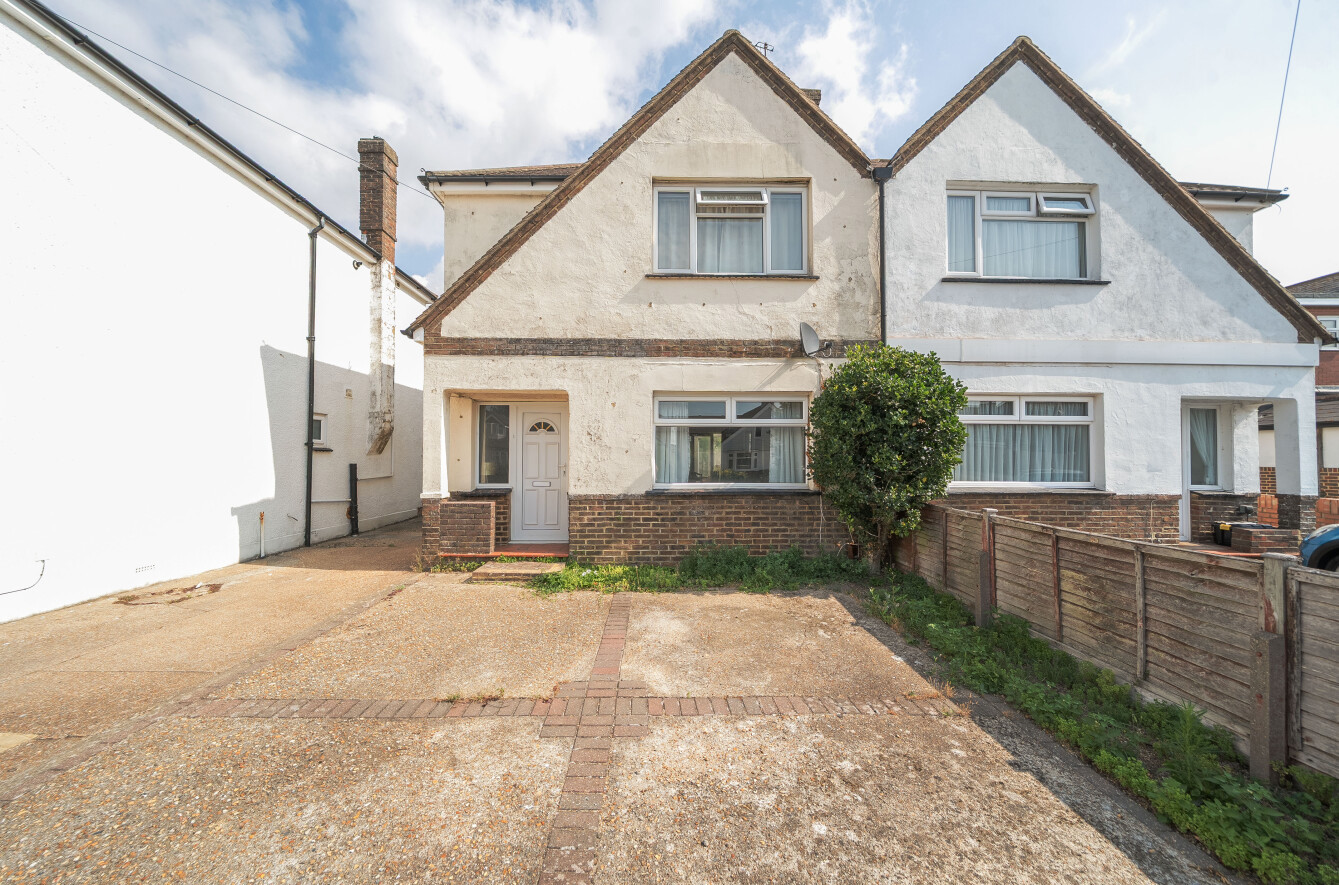 3 bedroom  semi-detached house for sale