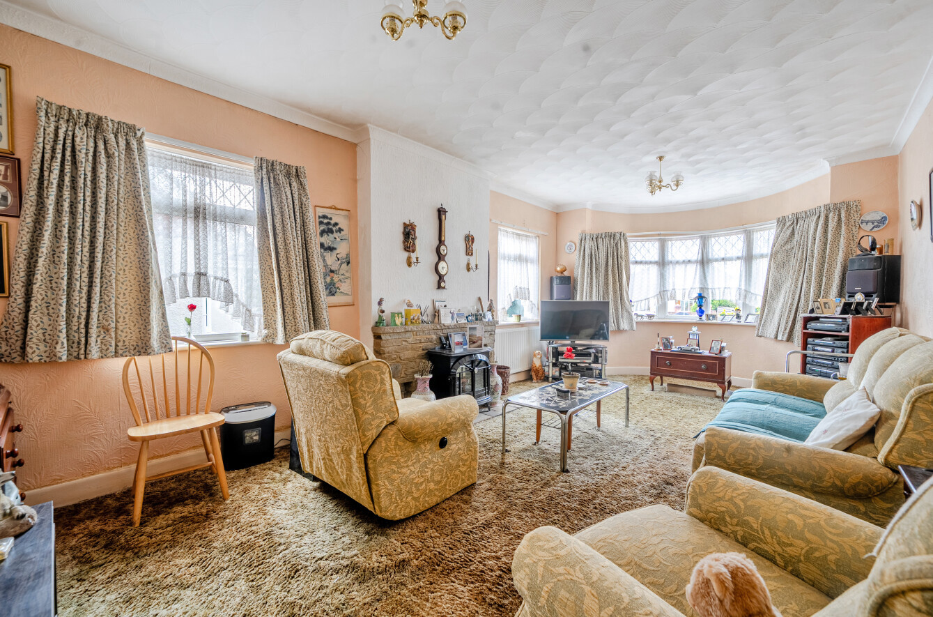 2 bedroom detached bungalow for sale