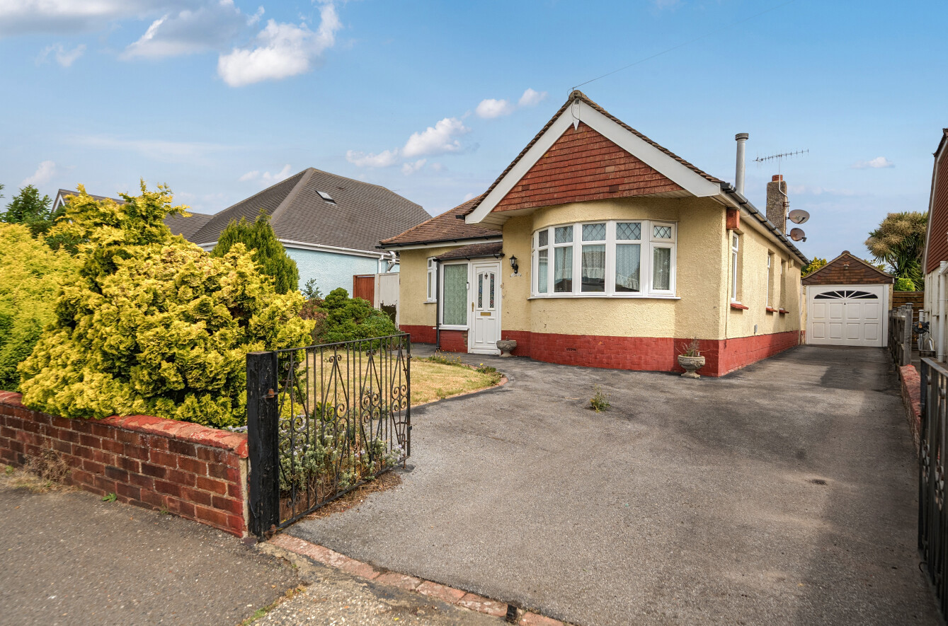 2 bedroom  detached bungalow for sale