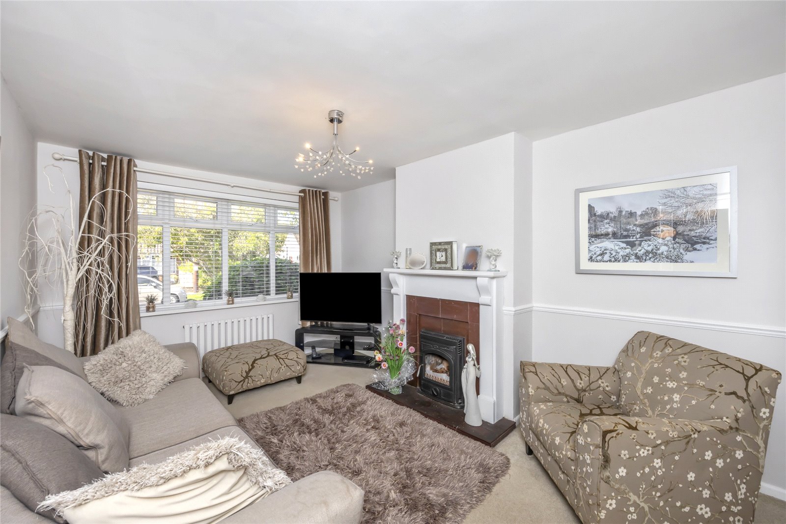 4 bedroom  semi-detached house for sale