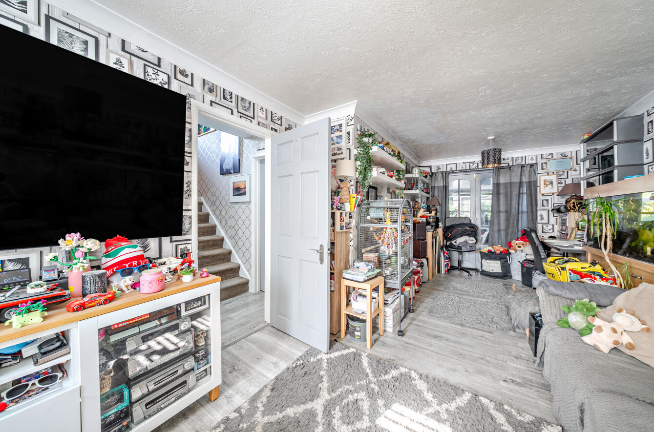 3 bedroom  terraced house for sale
