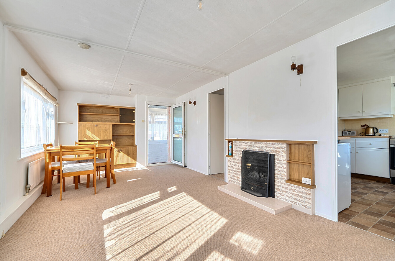 2 bedroom detached park home for sale