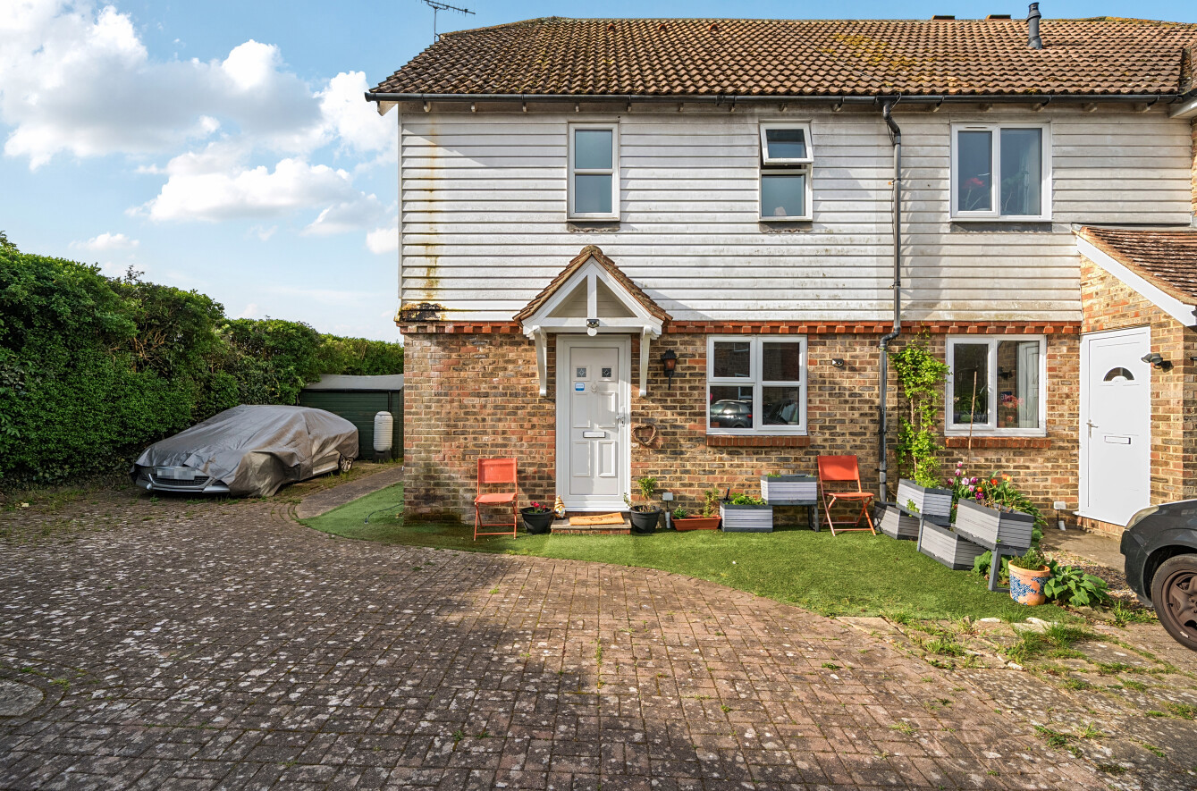 1 bedroom house for sale