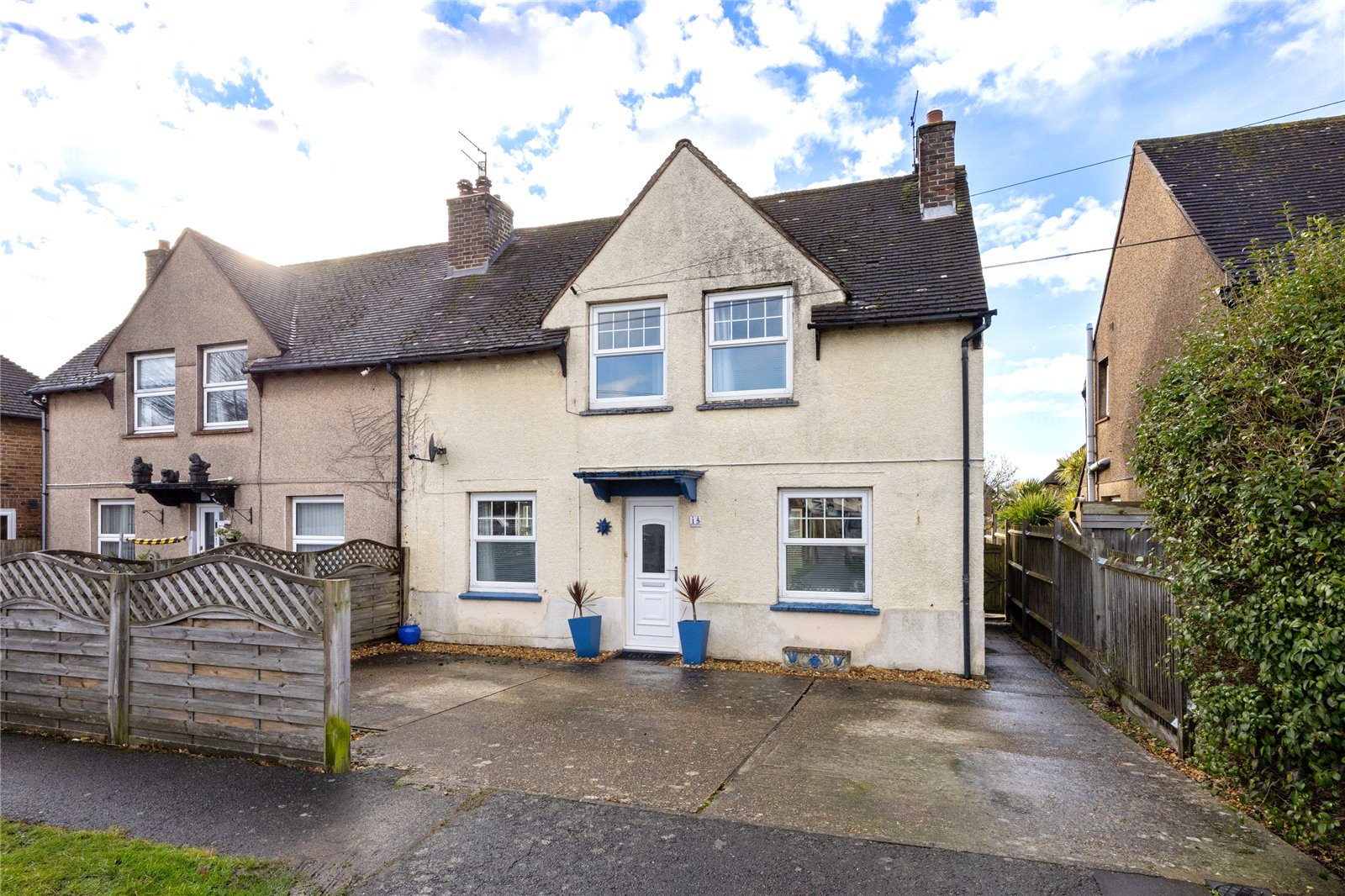 3 bedroom  semi-detached house for sale