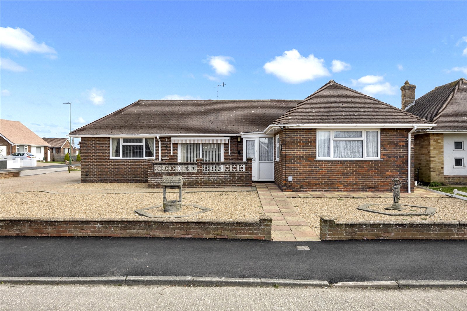 2 bedroom detached bungalow for sale