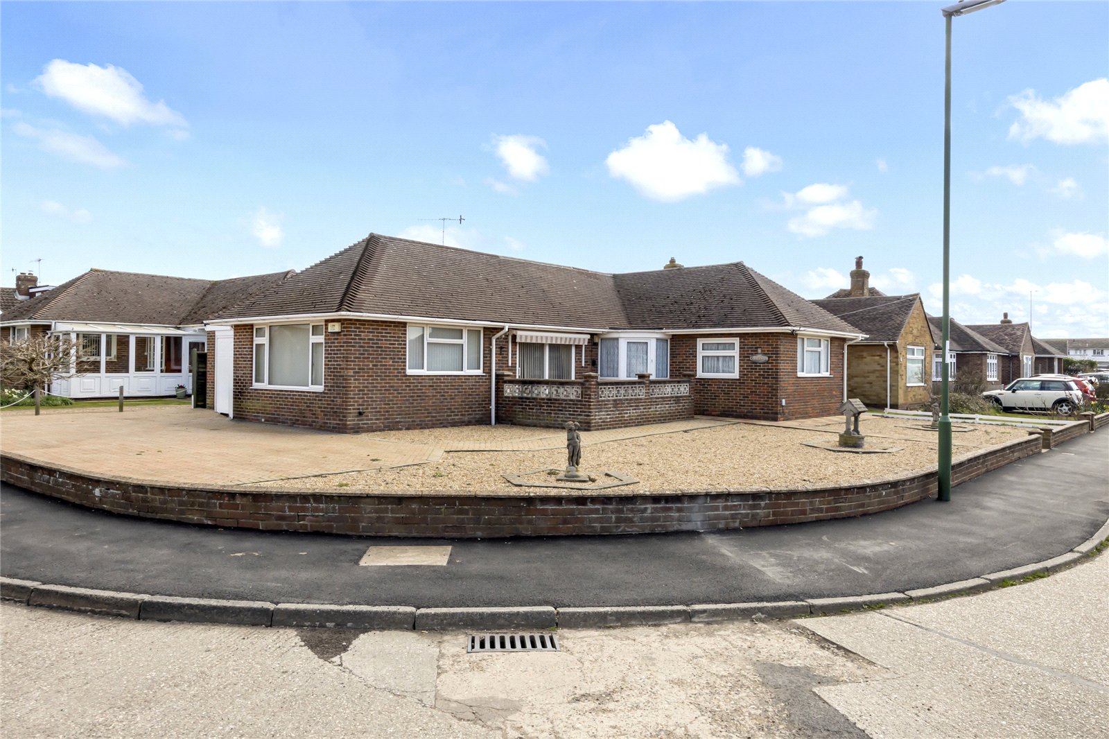 2 bedroom detached bungalow for sale