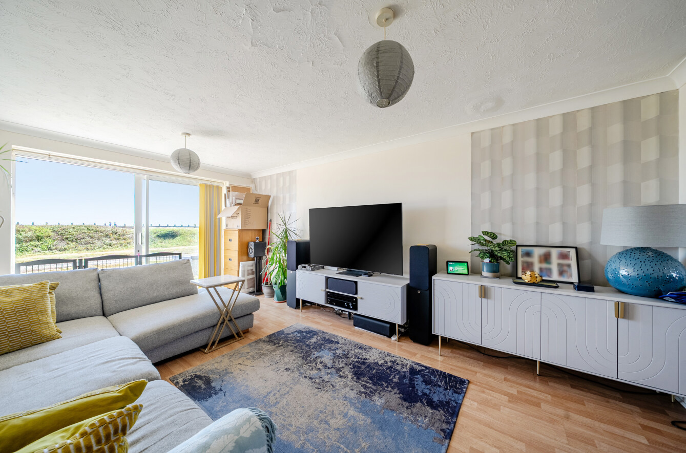 3 bedroom  semi-detached house for sale