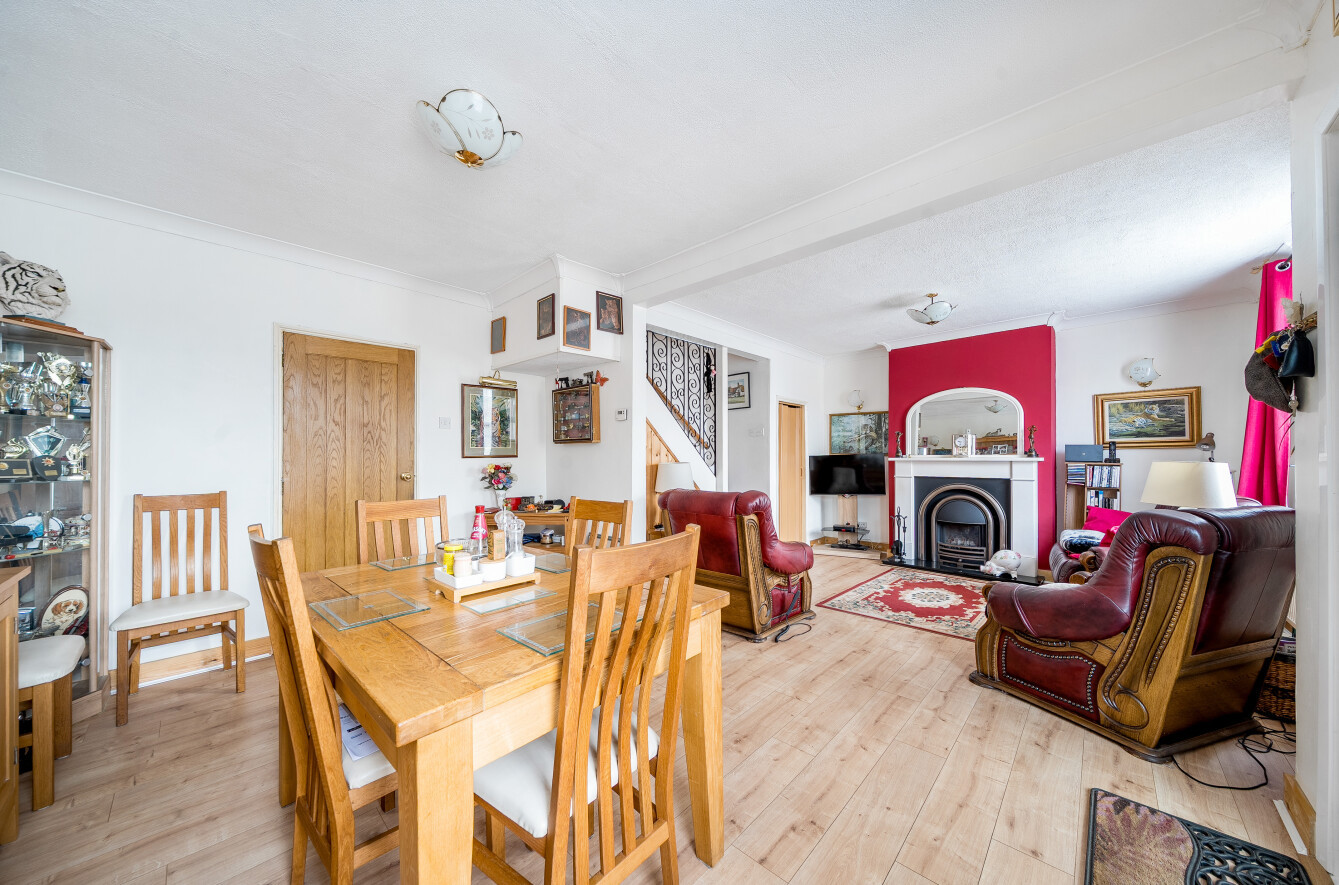 2 bedroom  terraced house for sale