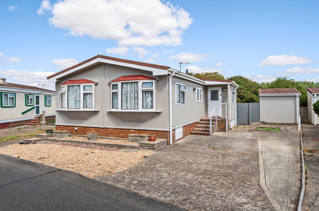 2 bedroom detached park home for sale
