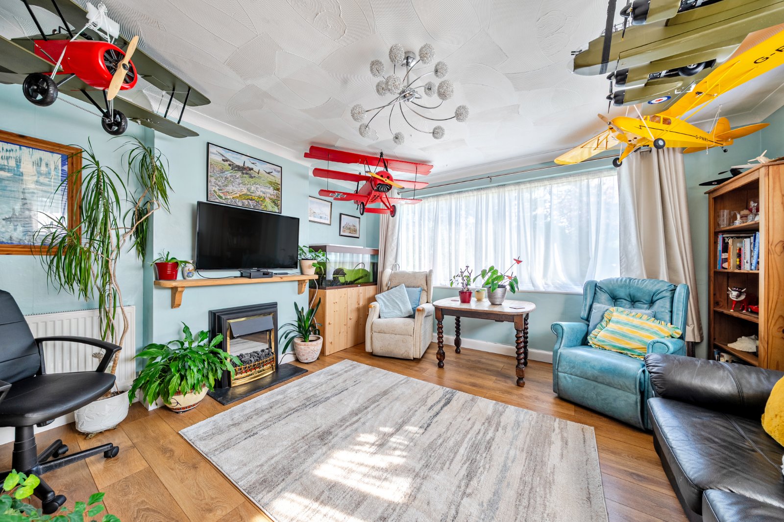 2 bedroom detached bungalow for sale