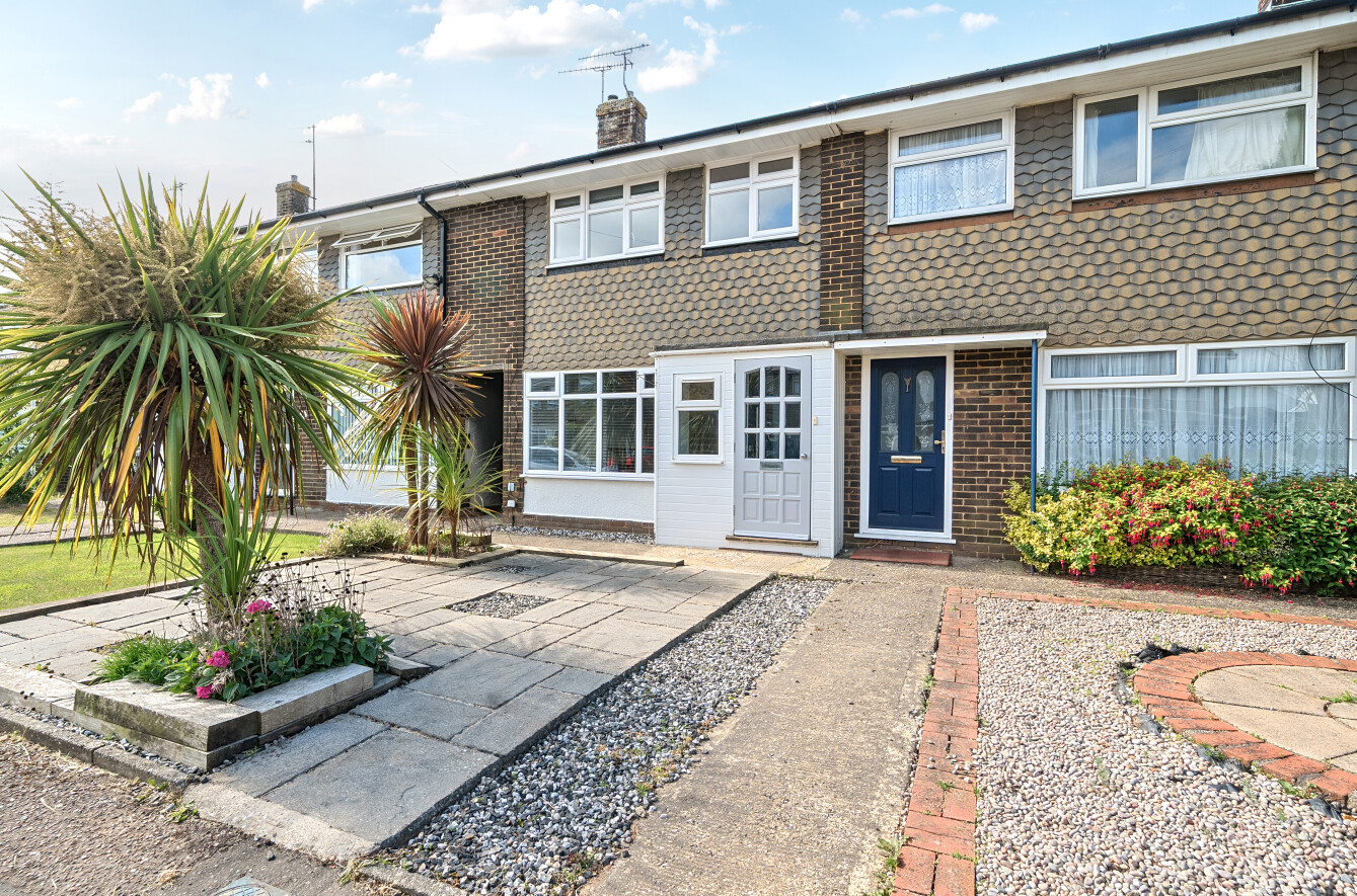 3 bedroom  terraced house for sale