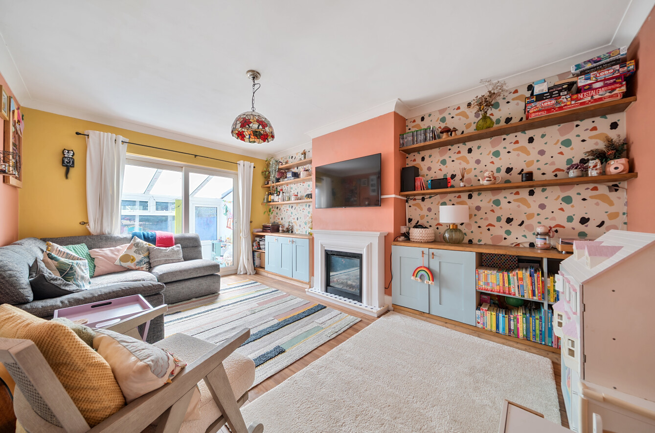 2 bedroom semi-detached bungalow for sale