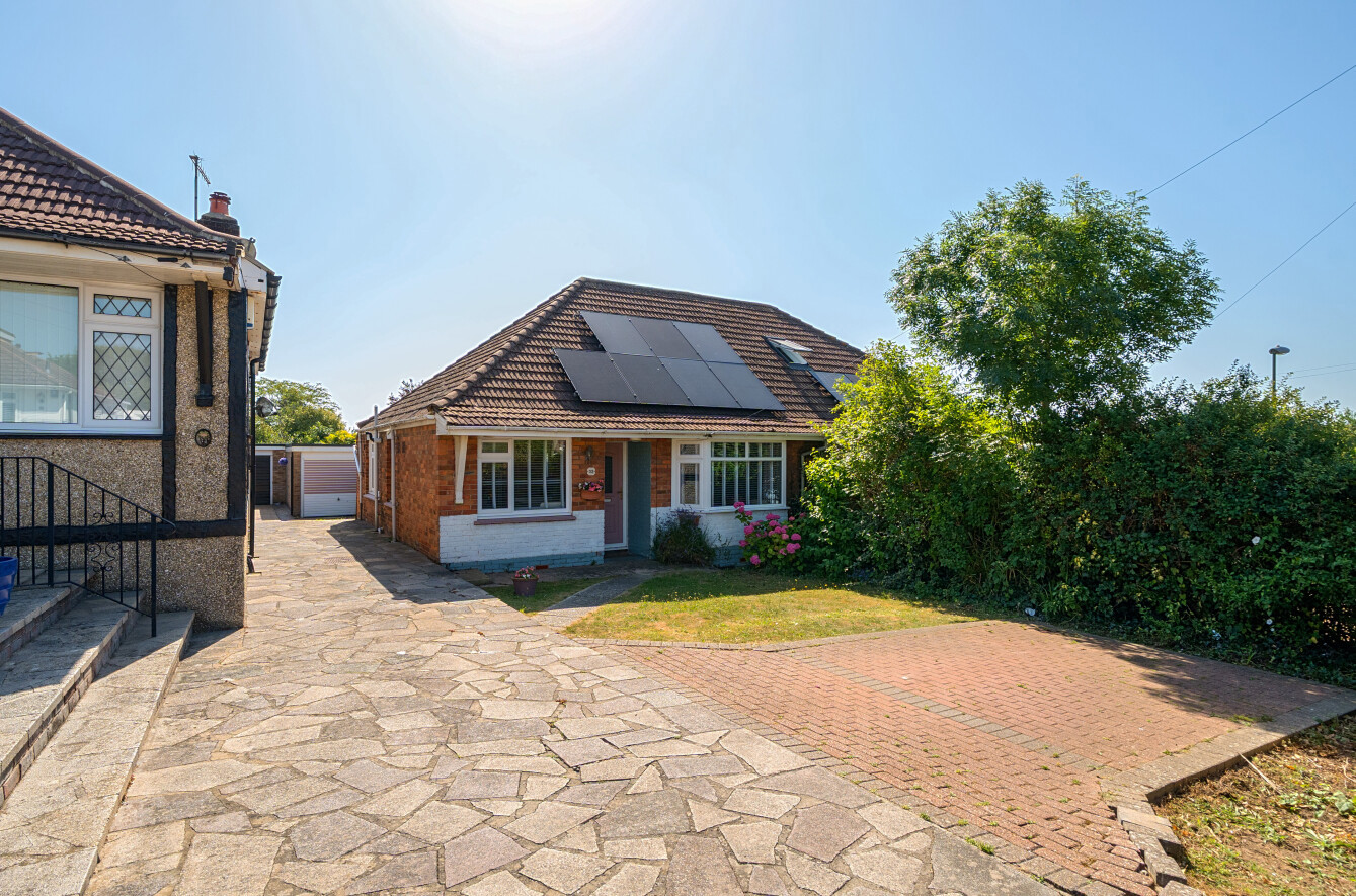 2 bedroom  semi-detached bungalow for sale