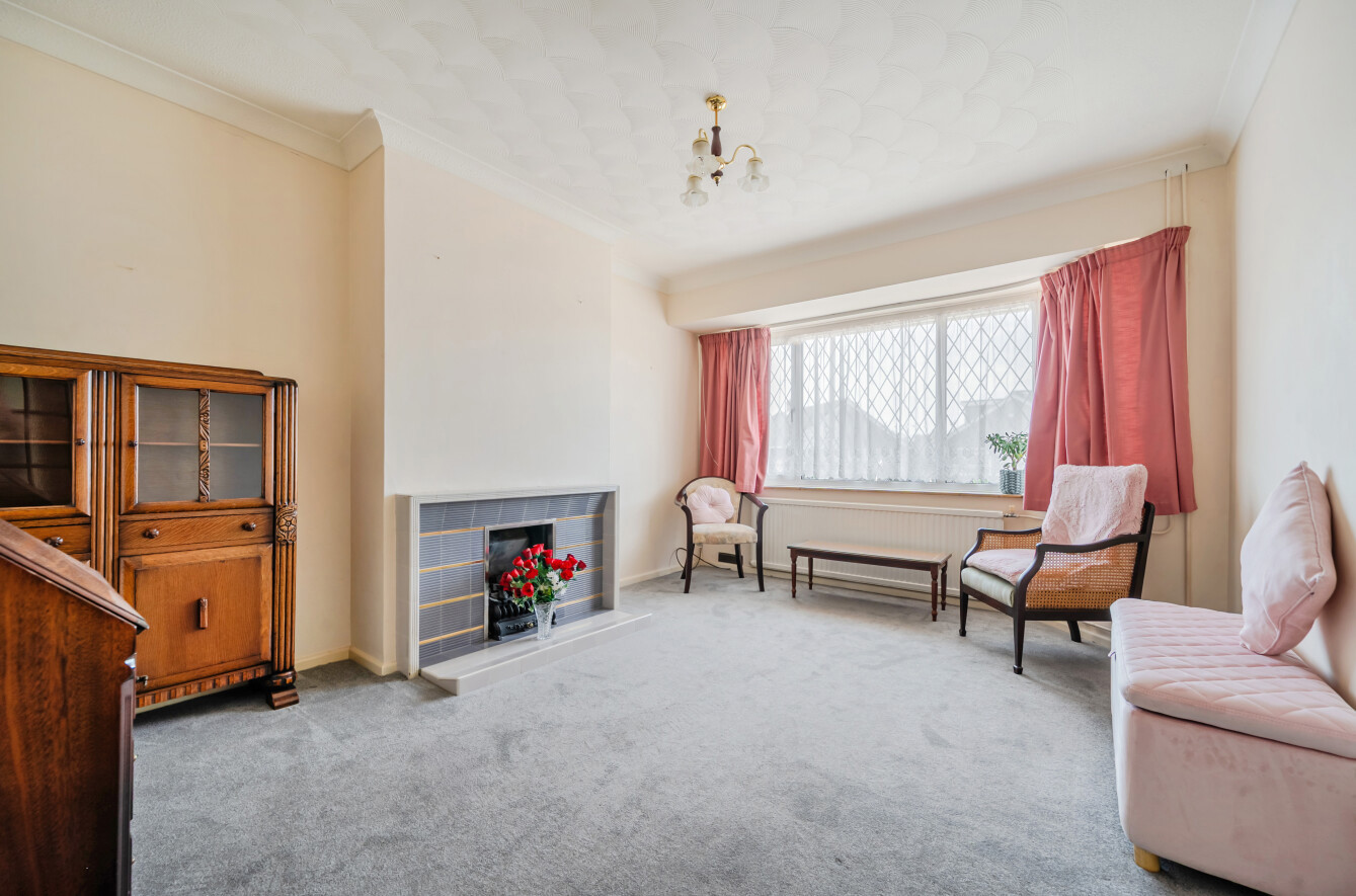 2 bedroom  semi-detached bungalow for sale