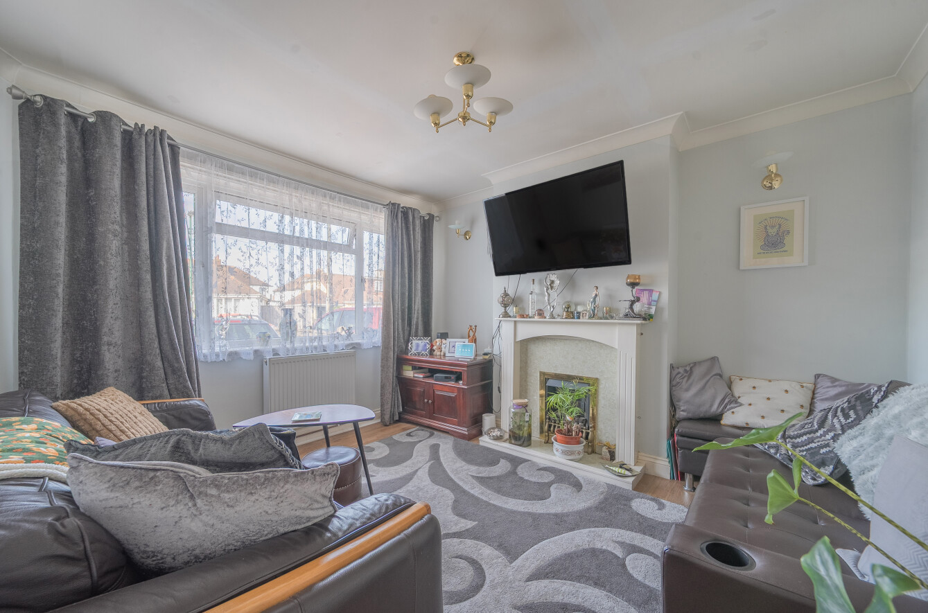 3 bedroom  semi-detached house for sale