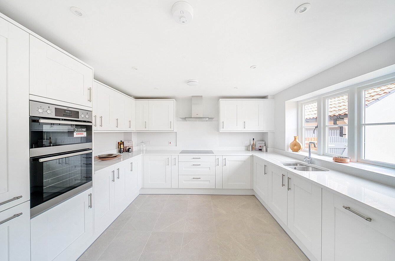4 bedroom semi-detached house for sale