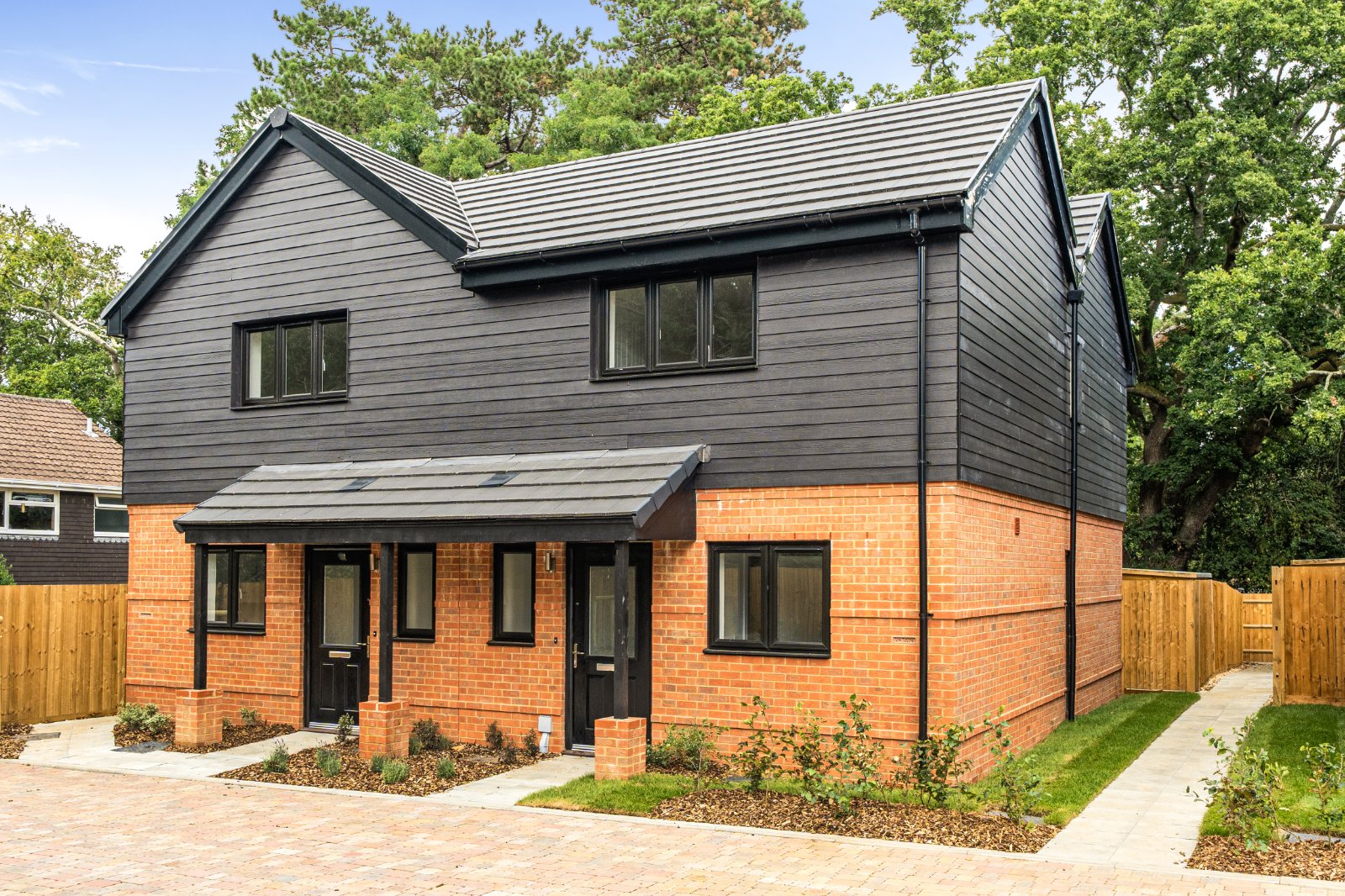 2 bedroom semi-detached house for sale