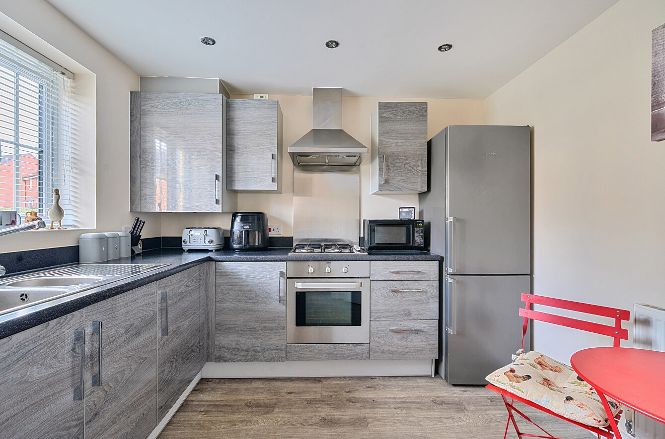 3 bedroom semi-detached house for sale