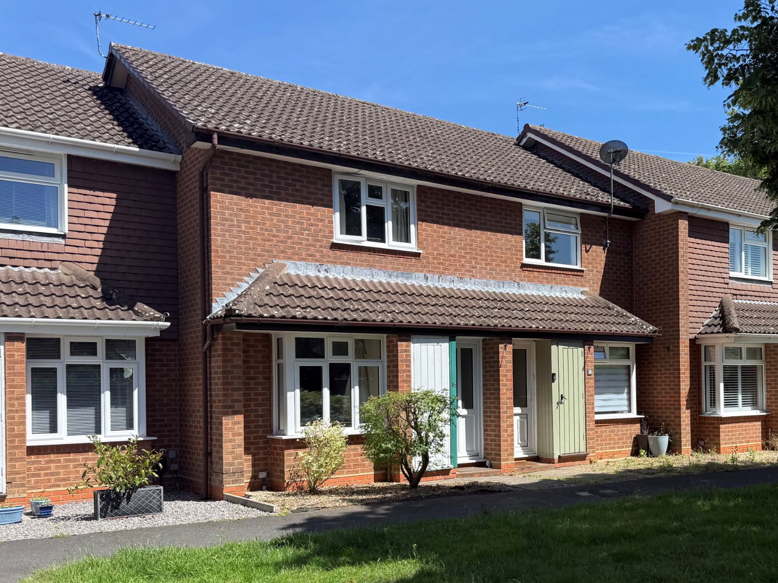 2 bedroom terraced house to rent