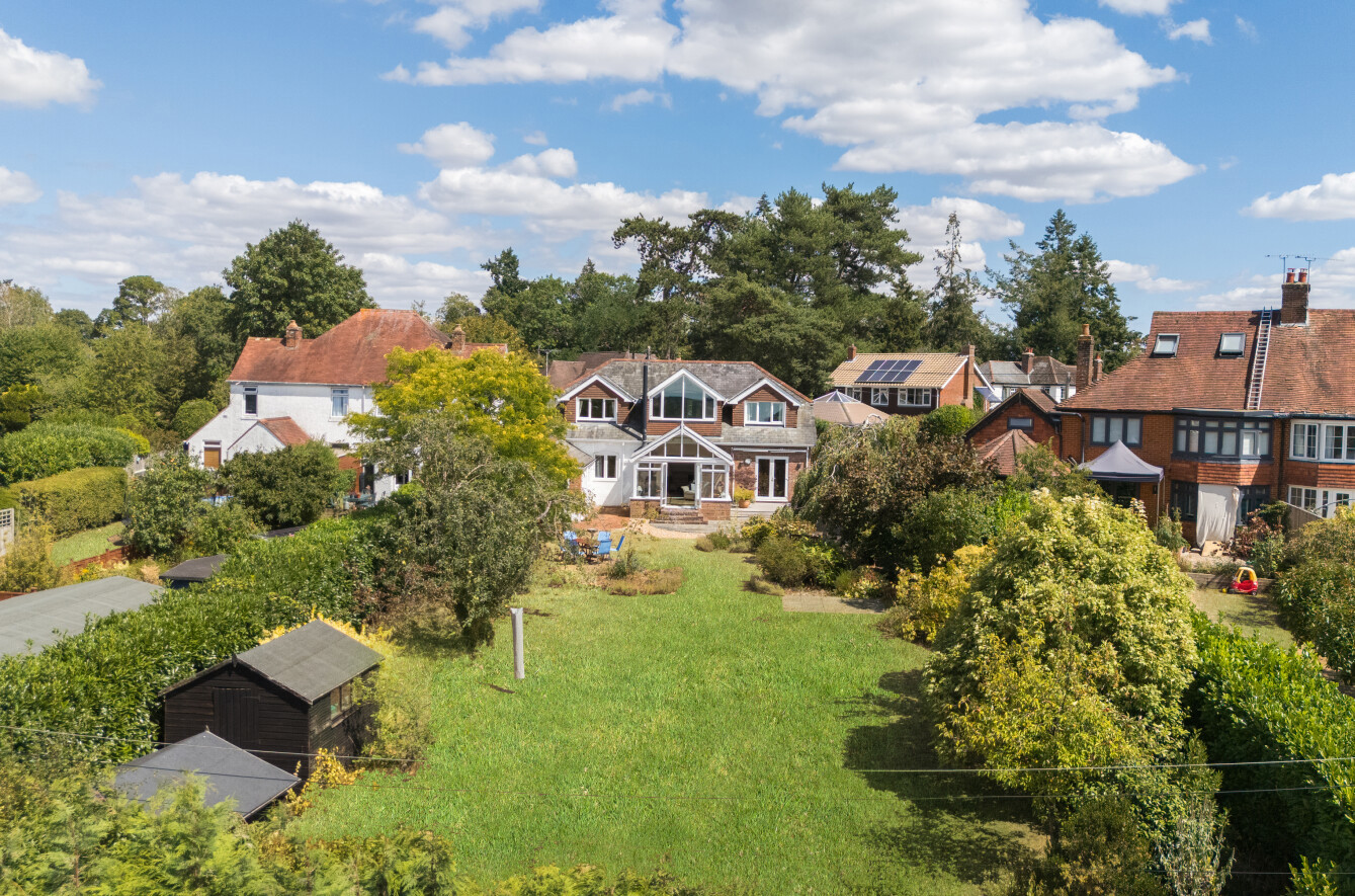 5 bedroom  detached house for sale