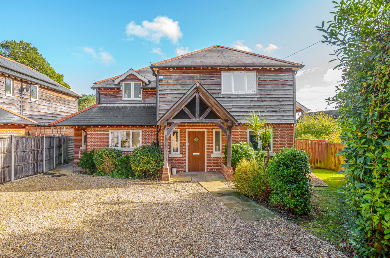 4 bedroom  detached house for sale
