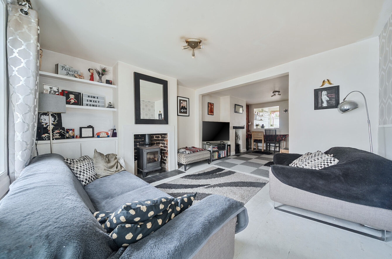 2 bedroom terraced house for sale