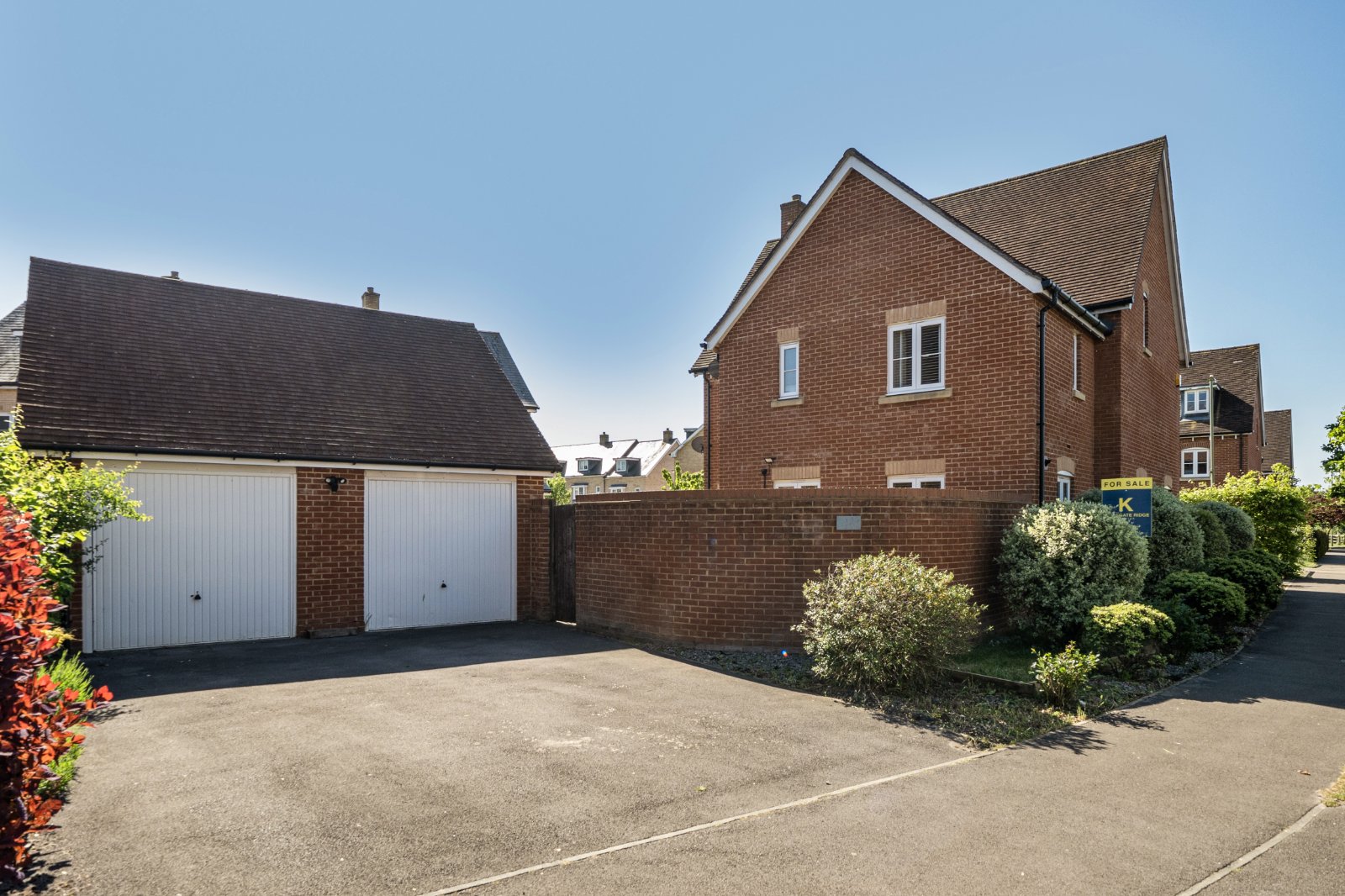 5 bedroom detached house for sale