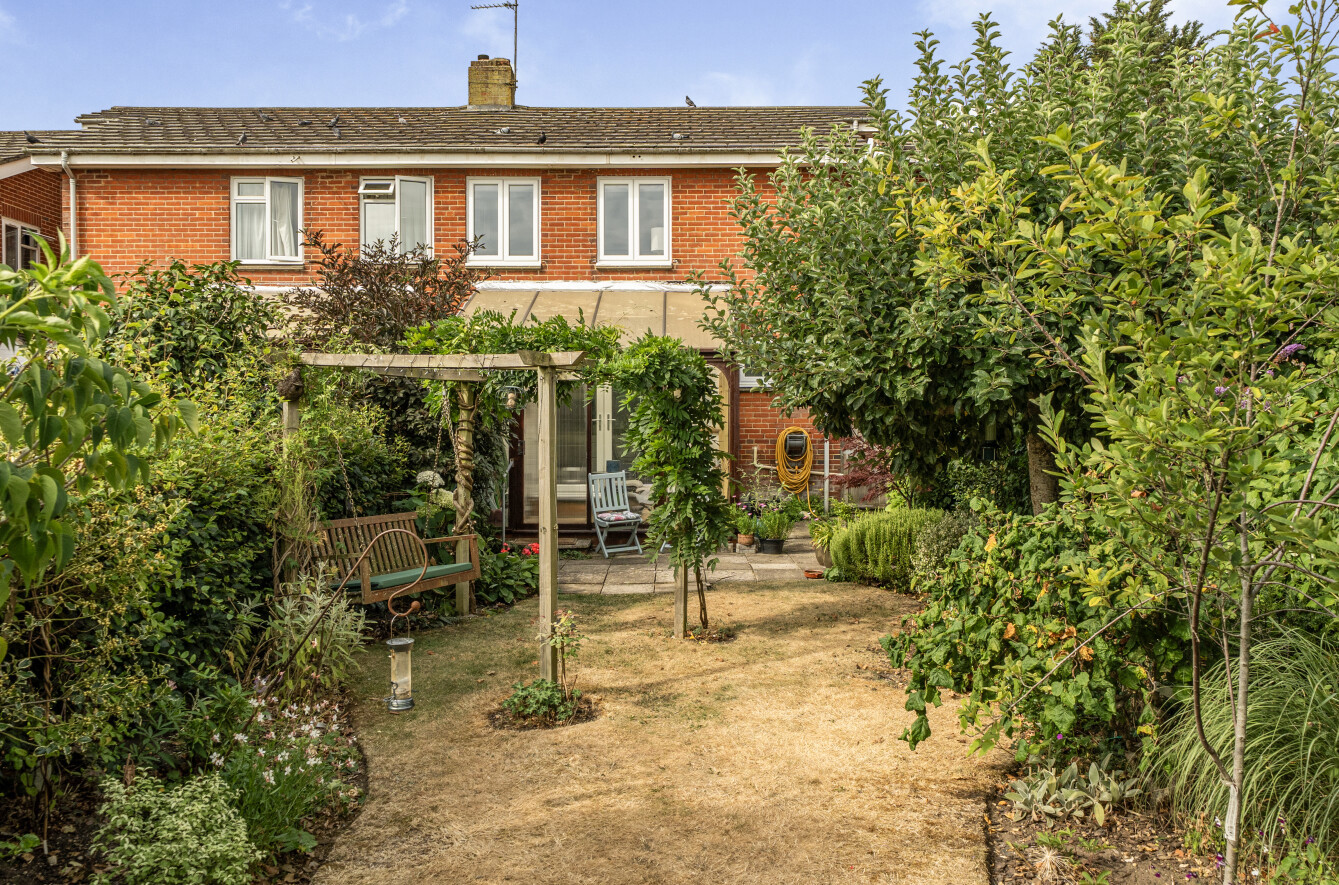 3 bedroom  semi-detached house for sale