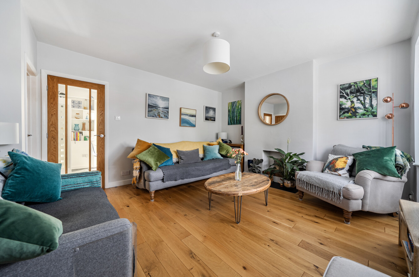 3 bedroom  semi-detached house for sale