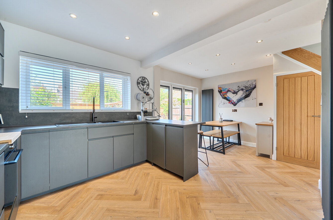 3 bedroom semi-detached house for sale