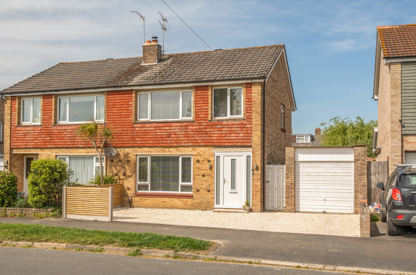 3 bedroom semi-detached house for sale