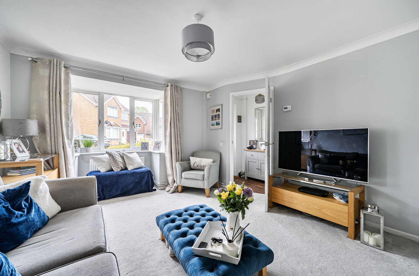 3 bedroom  semi-detached house for sale