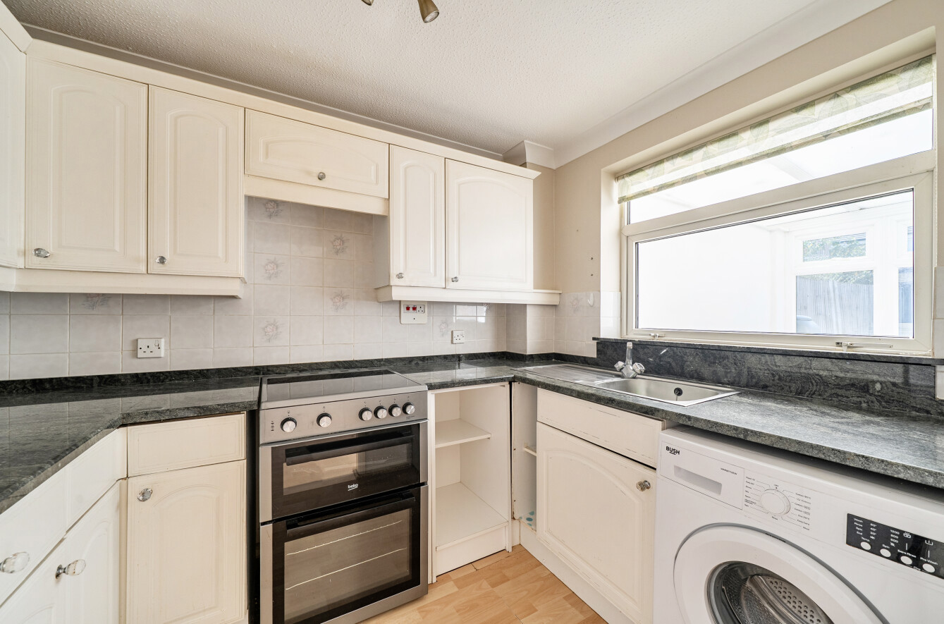 2 bedroom semi-detached house for sale