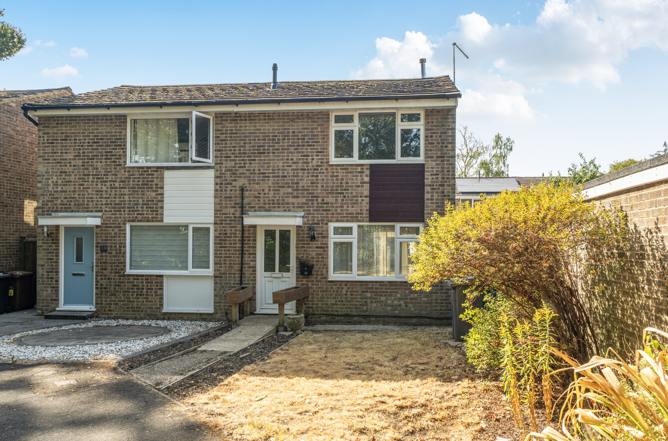 2 bedroom  semi-detached house for sale