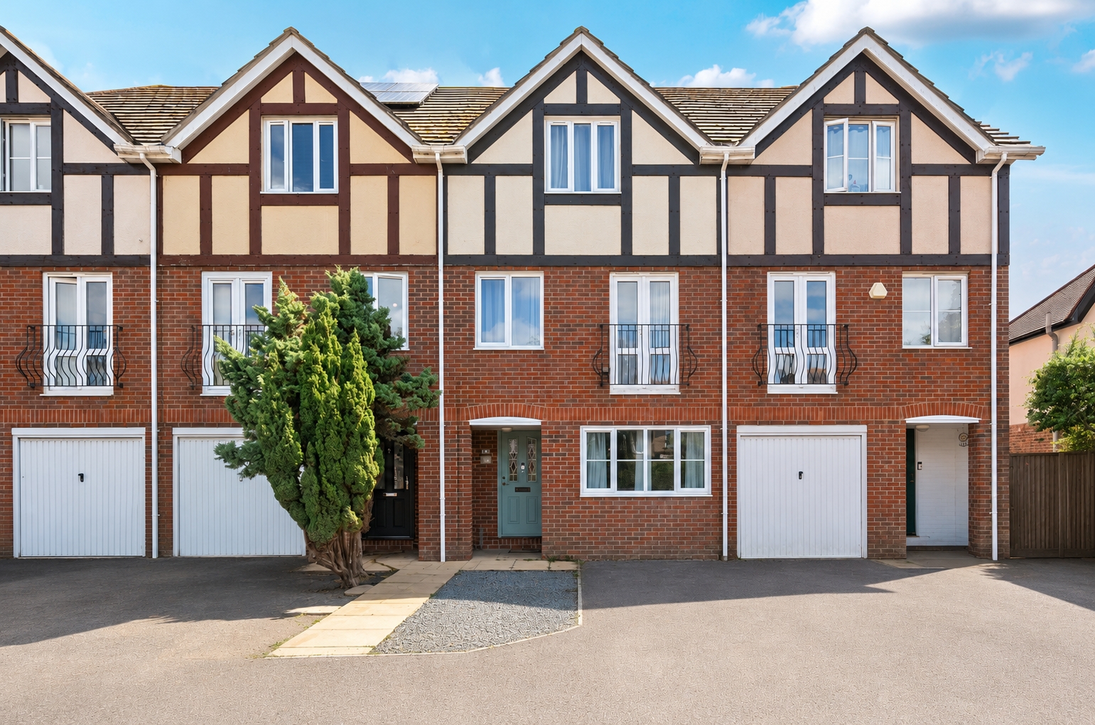 4 bedroom terraced house for sale