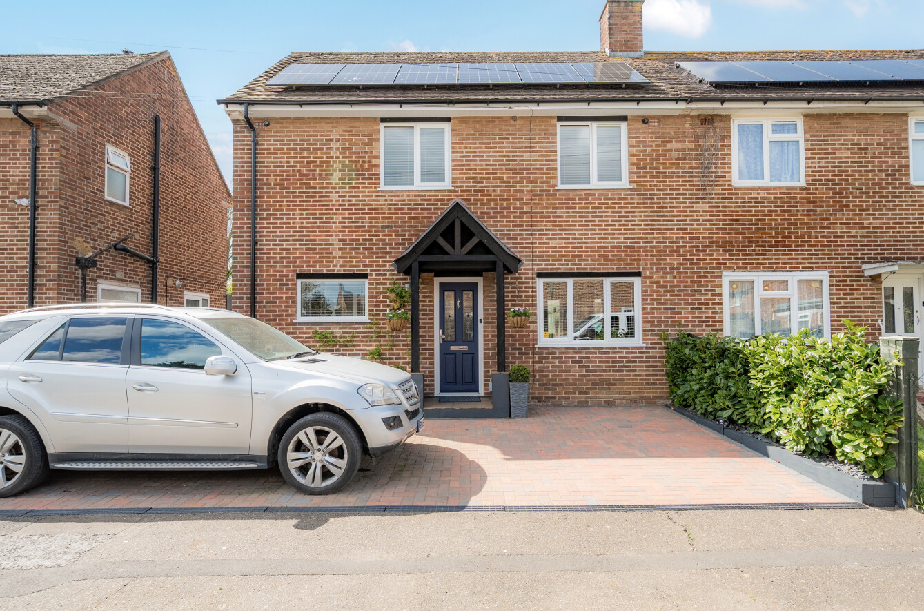 3 bedroom semi-detached house for sale