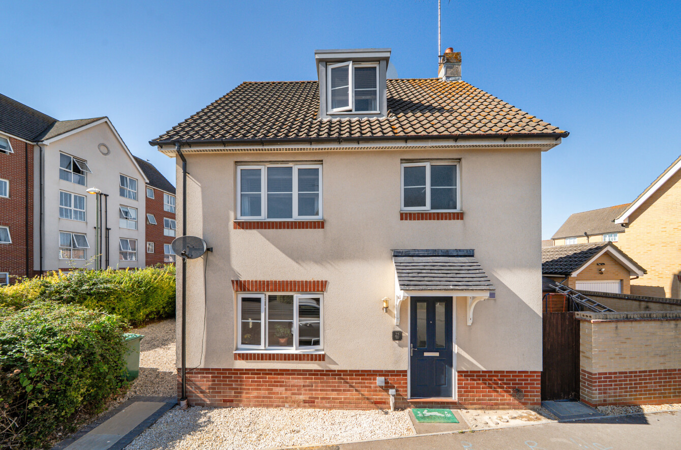 4 bedroom  detached house for sale