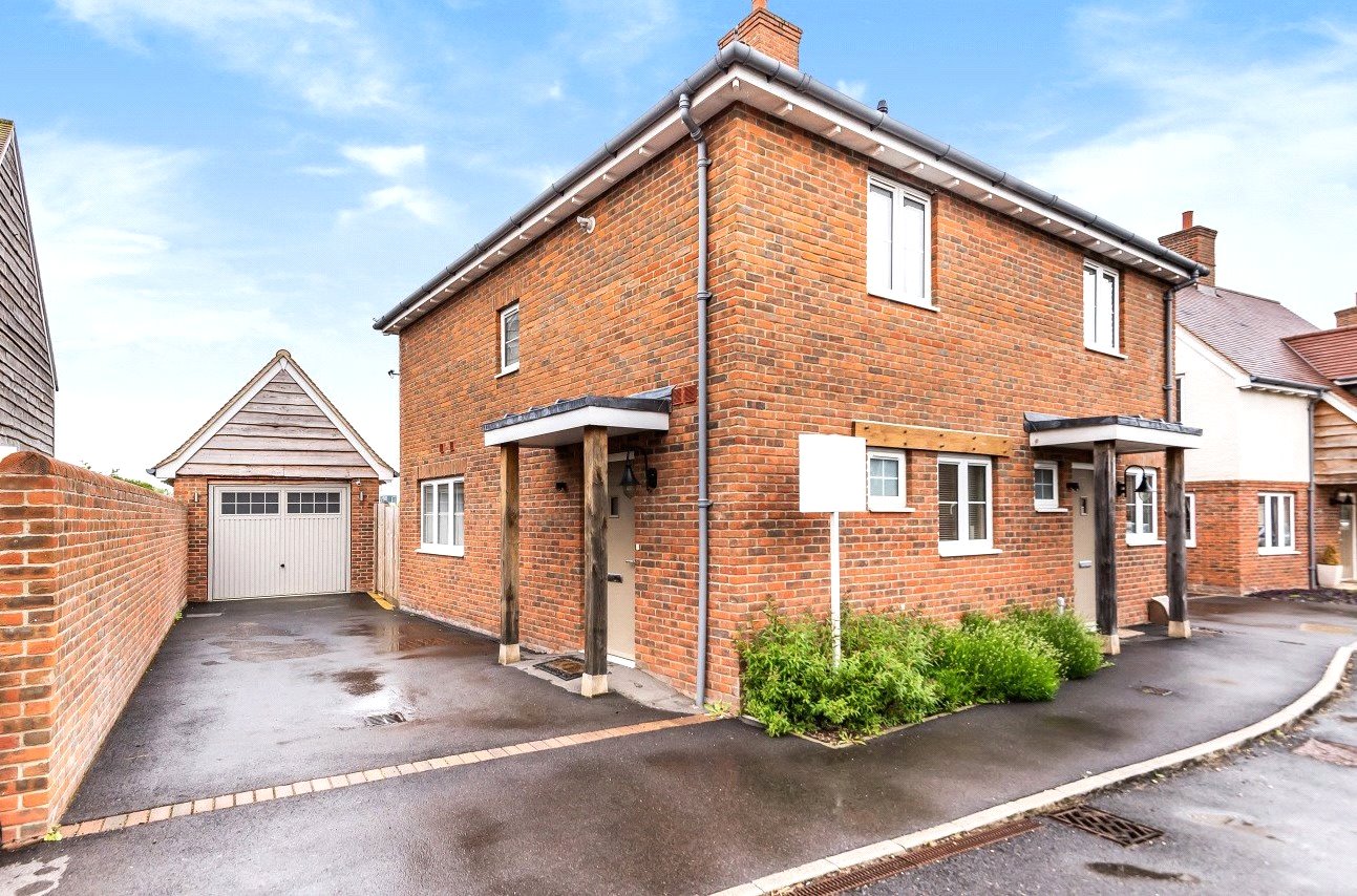2 bedroom semi-detached house to rent