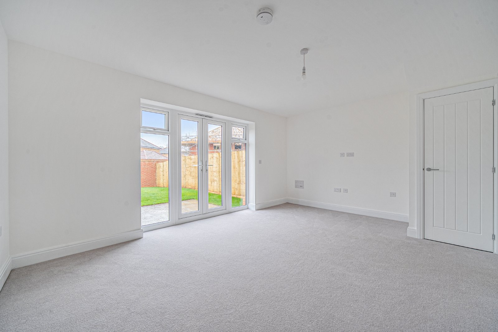 2 bedroom semi-detached house to rent