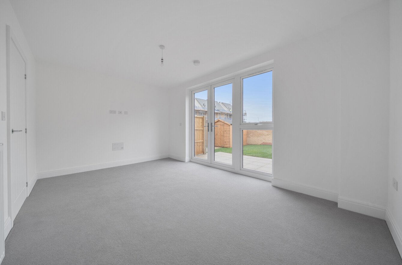 3 bedroom semi-detached house to rent