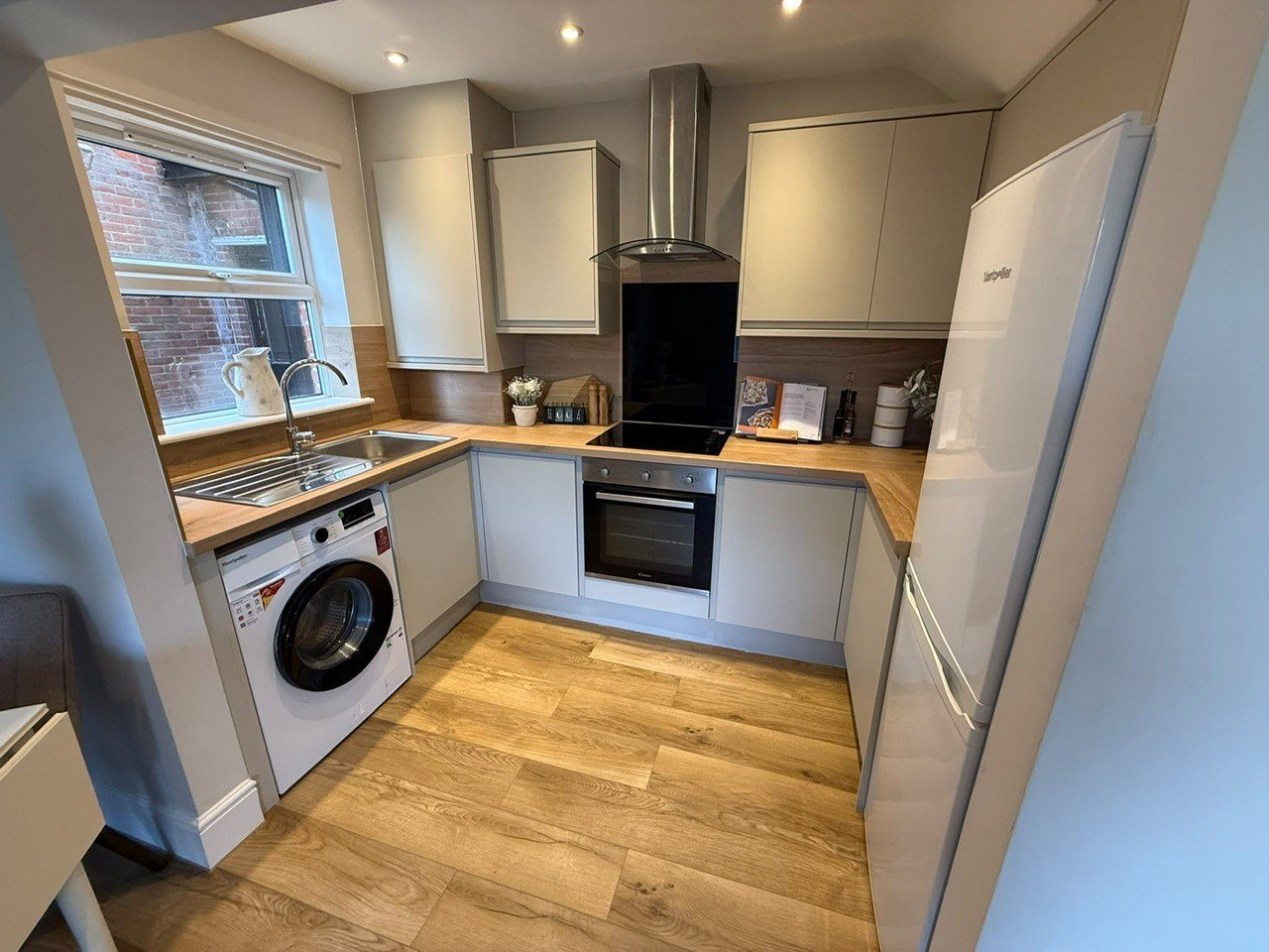 3 bedroom  semi-detached house to rent