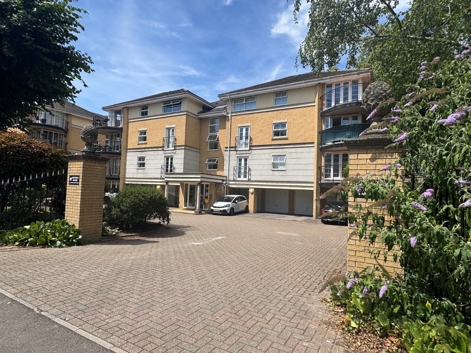 2 bedroom apartment to rent