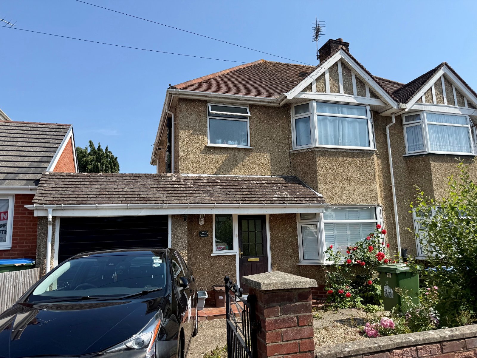 3 bedroom  semi-detached house to rent