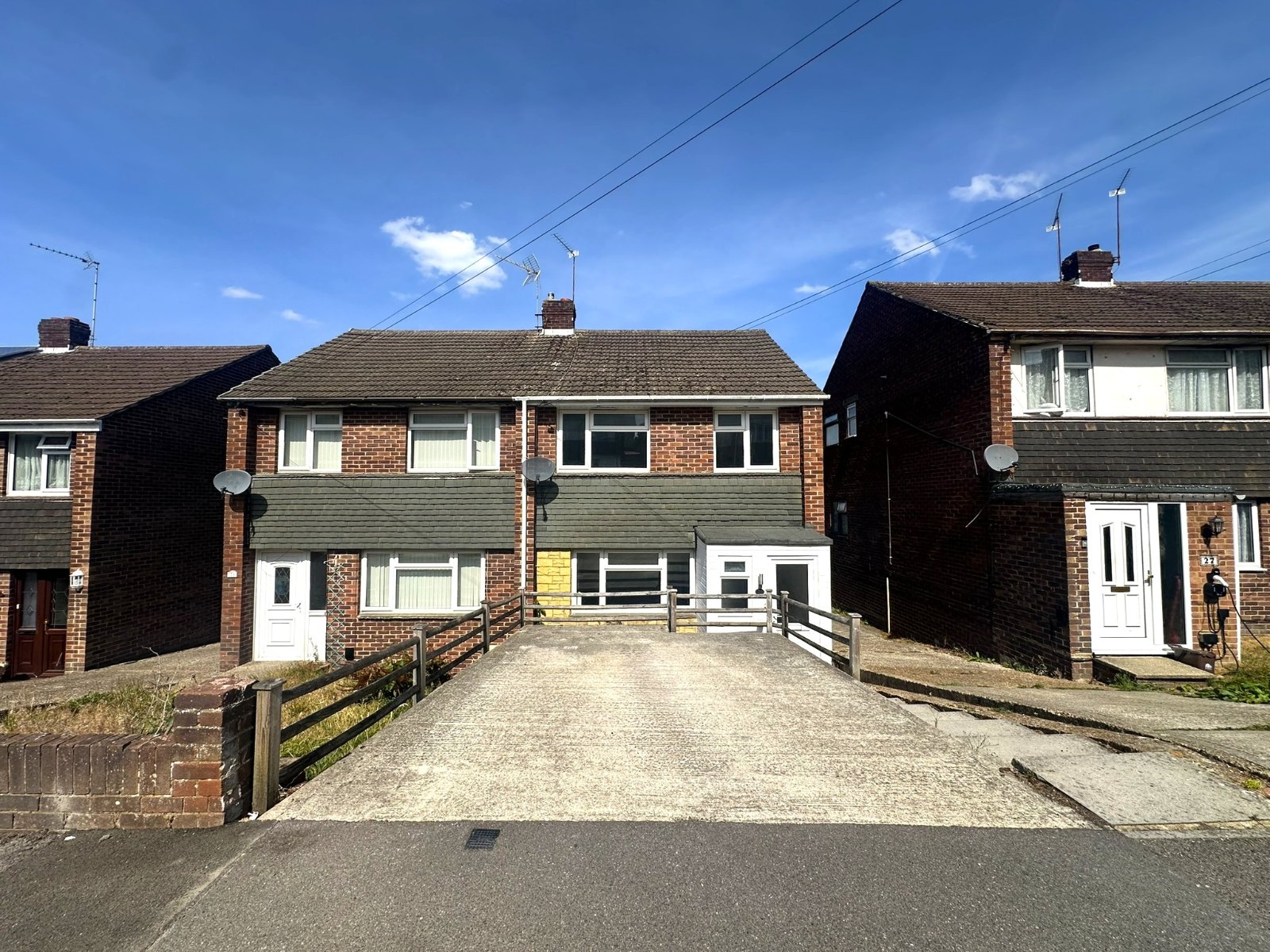 3 bedroom  semi-detached house to rent