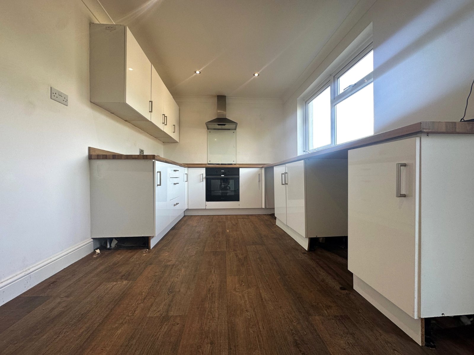 3 bedroom  semi-detached house to rent