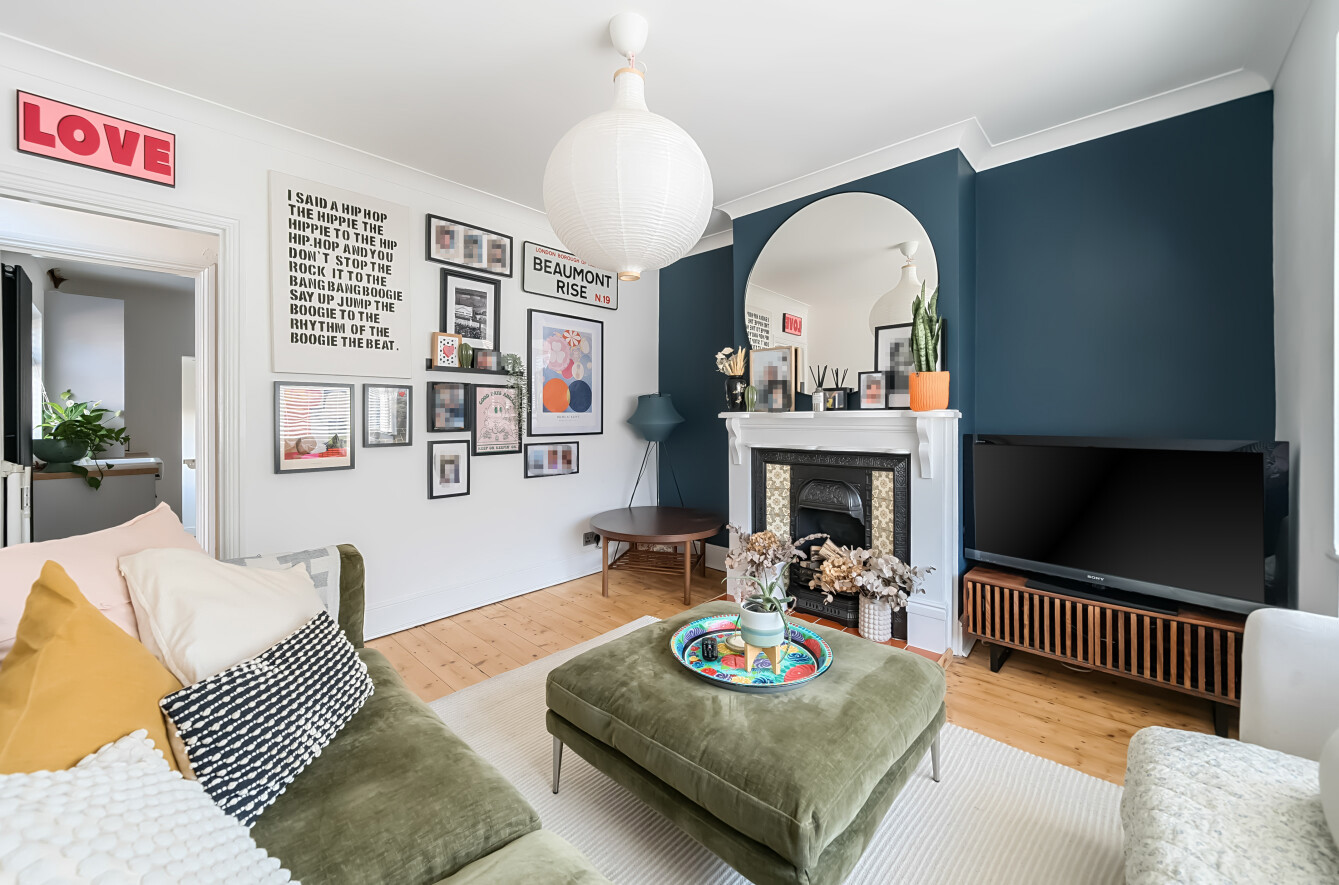 2 bedroom  semi-detached house to rent